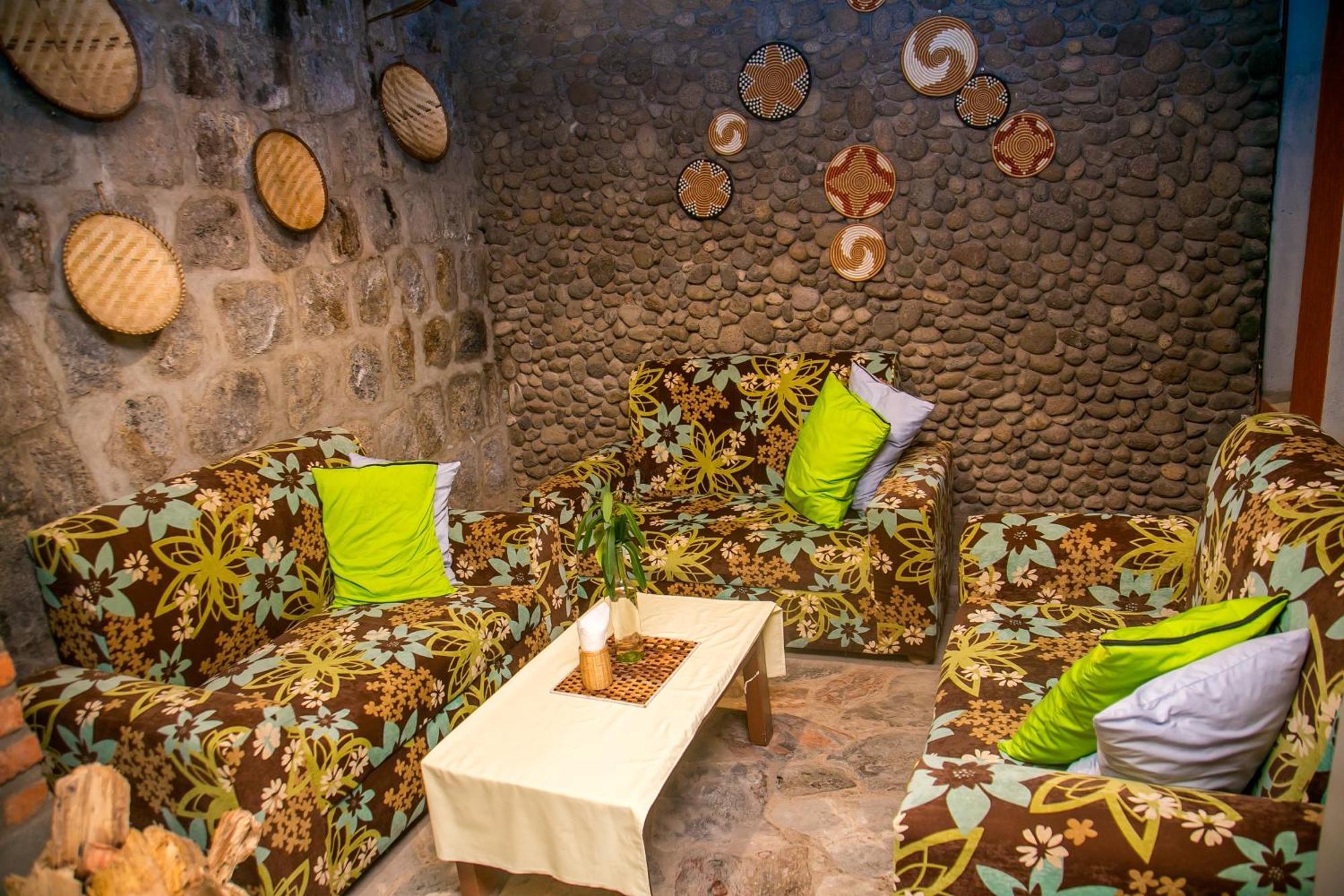 Karisimbi Cave Resort Ruhengeri Eksteriør billede
